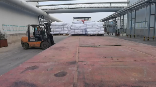 鑽井用聚丙烯酰胺整車裝載圖，重慶廠家發往客戶施工現場使用