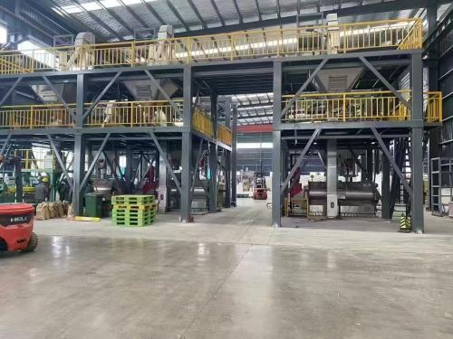 聚丙烯酰胺產(chan) 品裝車中，確保及時供應