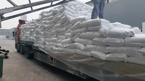 聚丙烯酰胺產(chan) 品托盤整裝待發，靠譜廠家出貨現場圖