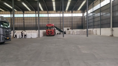 聚丙烯酰胺成品運輸準備照片