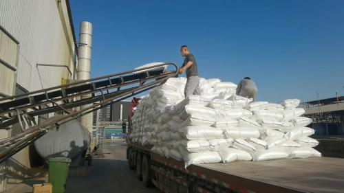 臨(lin) 沂PAM懸浮劑成品倉(cang) 庫實拍圖，批次整齊、備貨充足支持定製