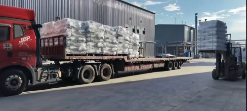 奉賢區增稠聚丙烯酰胺廠家產(chan) 品裝車現場實拍