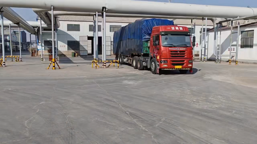 陰離子聚丙烯酰胺產(chan) 品整車裝運圖