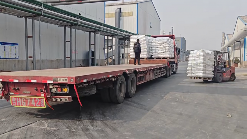 聚丙烯酰胺批量裝車發貨，滿足客戶多樣化需求