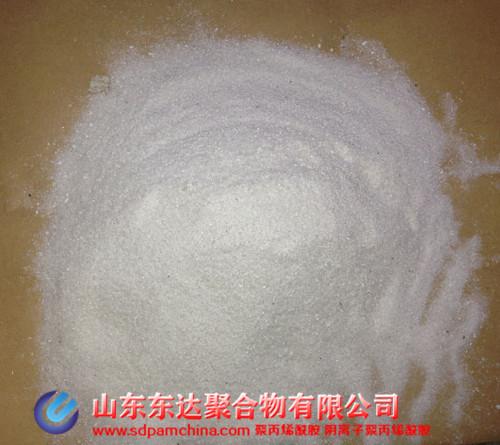 山東(dong) 東(dong) 達化工有限公司是國內(nei) 從(cong) 事水處理行業(ye) 經驗豐(feng) 富的淨水公司，主營：淨水藥劑係列，活性炭係列、淨水濾料係列和淨水填料係列。產(chan) 品十餘(yu) 種，具有先進的工藝和完善的檢測手段，技術力量雄厚。產(chan) 品廣泛用於(yu) 生活用水、工業(ye) 廢水、鋼鐵循環水、生活汙水等。