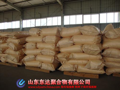 提出了工業(ye) 生產(chan) 含油廢水處理中無機物水處理絮凝劑聚合氯化鋁和正離子聚丙烯酰胺水處理絮凝劑的反應機製，運用後，COD並且廢機油含量降低了20%，許多實驗確認，聚合氯化鋁對石油化工汙水的解決(jue) 有很強的斜板沉澱池實際效果。