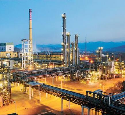 3、軋鋼廢水來自熱紮加工工藝，冷紮商品必須很多的立即冷卻循環水、清洗鋼和機器設備，其特性是：熱紮廢水帶有很多的化合物和油，溫度高，水流量大。聚丙烯酰胺絮凝劑是一種聚合度高的水溶線形高聚物。不一樣種類的聚丙烯酰胺具備不一樣的特異性官能團，可使不一樣飄浮顆粒物絮凝，易過慮、分離出來。