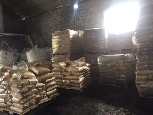 存在的不足取決(jue) 於(yu) 對丙烯酰胺單個(ge) 、丙烯酸酯和氫氧化鈉溶液的需要量很高，商品中帶有小型化學交聯物質，這可能是因為(wei) 丙烯酸酯在分子結構中的插層功效，危害物質的溶解性。聚丙烯酰胺，別名pam，是一種具備粉末狀顆粒物的有機化學聚合物，被稱作汙水處理混凝劑，可以吸咐水溶液中的飄浮顆粒物。