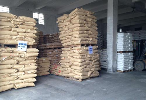 聚丙烯酰胺用以醫藥業(ye) ：PAM可用來分離出來抗菌藥的混凝劑PAC是一種常見的碳酸鹽助凝劑，選用聚合氯化鋁，PAM是一種常見的非無機化合物高分子材料混凝劑，相對分子質量為(wei) 150萬(wan) -900萬(wan) ，產(chan) 品濃度值一般在8%上下。