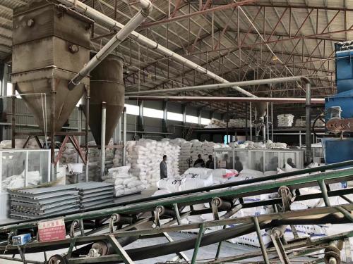 探索聚丙烯酰胺在陶瓷廠的多重應用，了解其在陶瓷生產(chan) 工藝中的革新作用，如何助力提升陶瓷產(chan) 品的質量與(yu) 性能。深入解析聚丙烯酰胺在陶瓷行業(ye) 的關(guan) 鍵角色，帶您領略先進技術帶來的生產(chan) 變革與(yu) 質量飛躍。