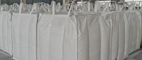 工業(ye) 化大型洗煤廠內(nei) 部倉(cang) 儲(chu) 情況