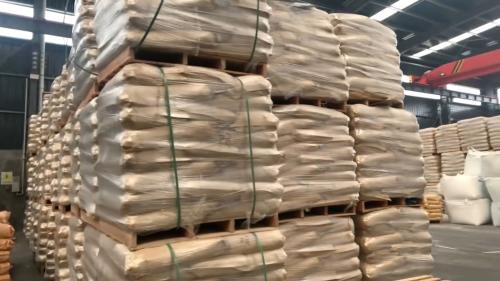 山東(dong) 東(dong) 達聚合物化工有限公司倉(cang) 庫內(nei) 產(chan) 品展示