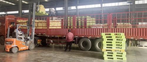 鑽井聚丙烯酰胺絮凝劑產(chan) 品倉(cang) 庫