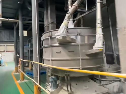 山東(dong) 東(dong) 達聚合物化工有限公司的聚丙烯酰胺生產(chan) 車間全景