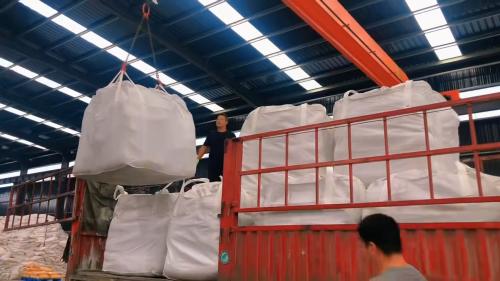 工業(ye) 化環境中PAM增稠劑裝車及數據監控 工業(ye) 化環境中PAM增稠劑的裝車及監測場景