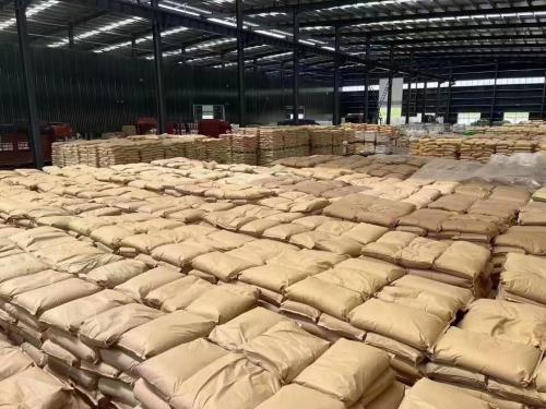 聚丙烯酰胺裝車現場:山東(dong) 淄博廠區工人們(men) 的忙碌作業(ye) 聚丙烯酰胺裝車現場,工人們(men) 在山東(dong) 淄博廠區忙碌作業(ye)