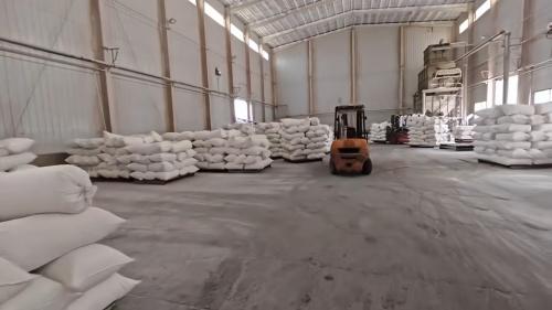 聚丙烯酰胺生產(chan) 線成品裝車過程展示