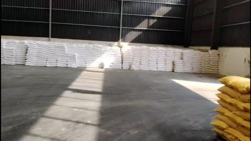 聚丙烯酰胺產(chan) 品裝車完畢,運往環境修複和醫藥領域 遵義(yi) 工廠廠區內(nei) 聚丙烯酰胺產(chan) 品裝車完成,運往環境修複和醫藥領域