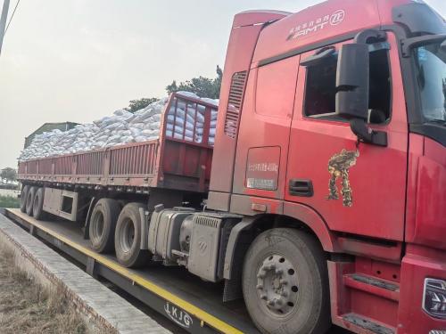 聚丙烯酰胺產(chan) 品出貨，為(wei) 石油鑽井提供優(you) 質助劑