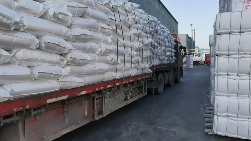 采油聚丙烯酰胺成品包裝，環保設計與(yu) 穩定性能的結合，滿足油田需求。