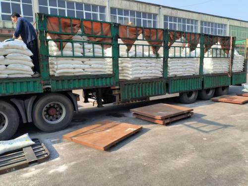 遼寧聚丙烯酰胺藥劑裝車現場，快速響應客戶需求