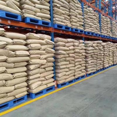 工廠廠區聚丙烯酰胺產(chan) 品裝車過程，確保產(chan) 品安全運輸