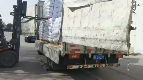 離子基團的引入，調整其親(qin) 水性、表麵電荷及分子量，以提升其在不同工業(ye) 應用中的性能。<br />&nbsp;&nbsp;&nbsp; 純化技