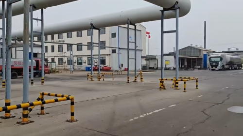 高純聚丙烯酰胺裝車細節，太原生產(chan) 基地產(chan) 品出廠