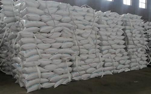 棗莊聚丙烯酰胺工廠裝車現場，PAM產(chan) 品準備發貨