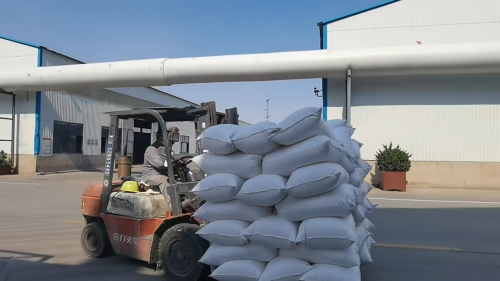 南寧聚丙烯酰胺廠家倉(cang) 庫裝車操作，工業(ye) 級PAM安全運輸