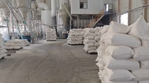 鬆原油田聚丙烯酰胺廠家廠區包裝產(chan) 品裝車實景